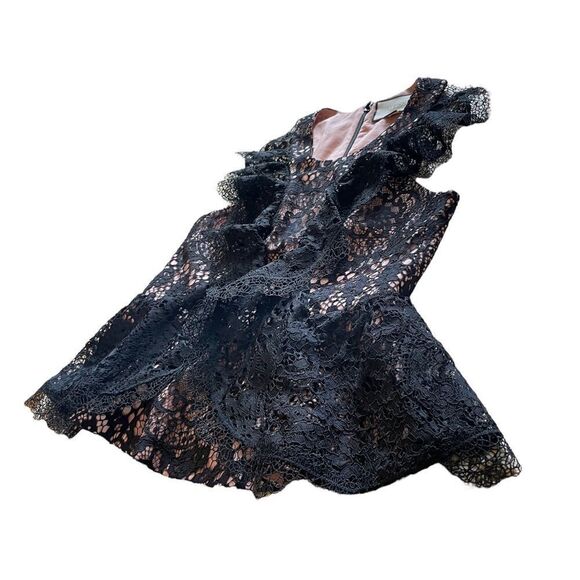 ❤️SOLD❤️ ALEXIS Ruffled Black & Mauve Lace Top |Size: Small| - Picture 9 of 10